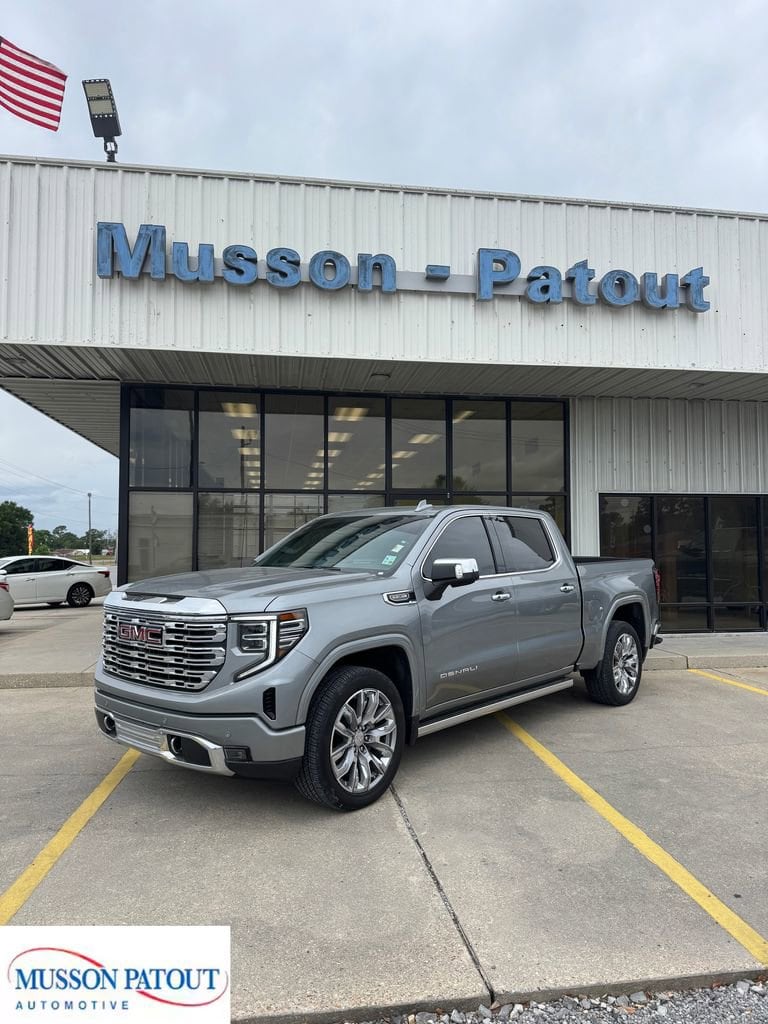 2024 GMC Sierra 4WD Crew Cab Short Box Denali's photo