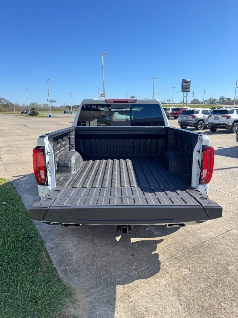 2026 GMC Sierra 1500 SLT - Photo 8