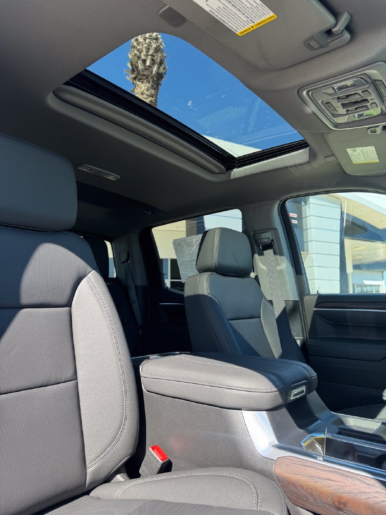 2026 GMC Sierra 1500 SLT - Photo 14