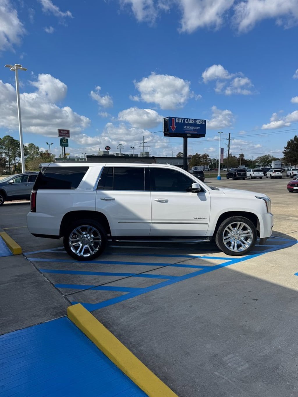 Used 2018 GMC Yukon SLT SUV