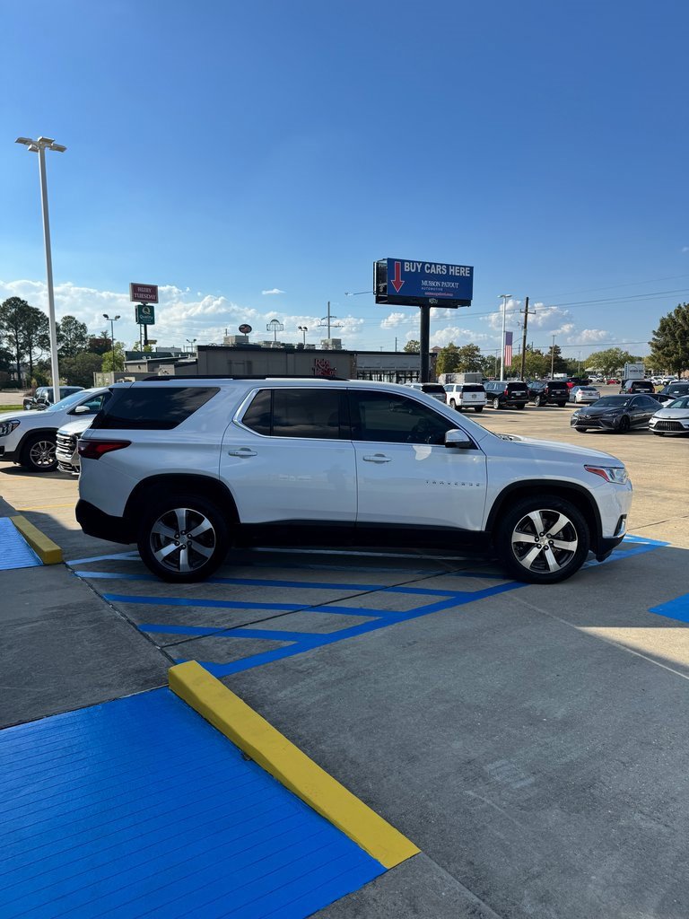 2021 Chevrolet Traverse Leather photo 4
