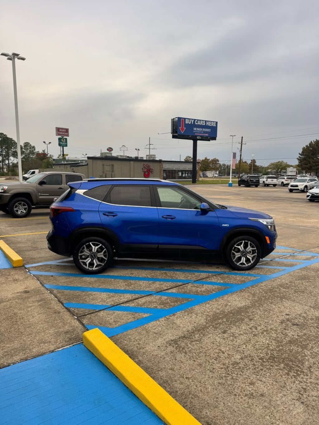 Used 2023 Kia Seltos EX