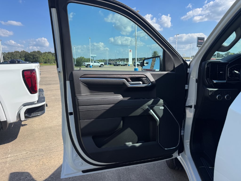2026 GMC Sierra 1500 SLT - Photo 10