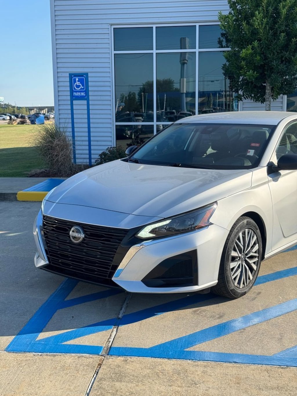 Used 2024 Nissan Altima 2.5 SV