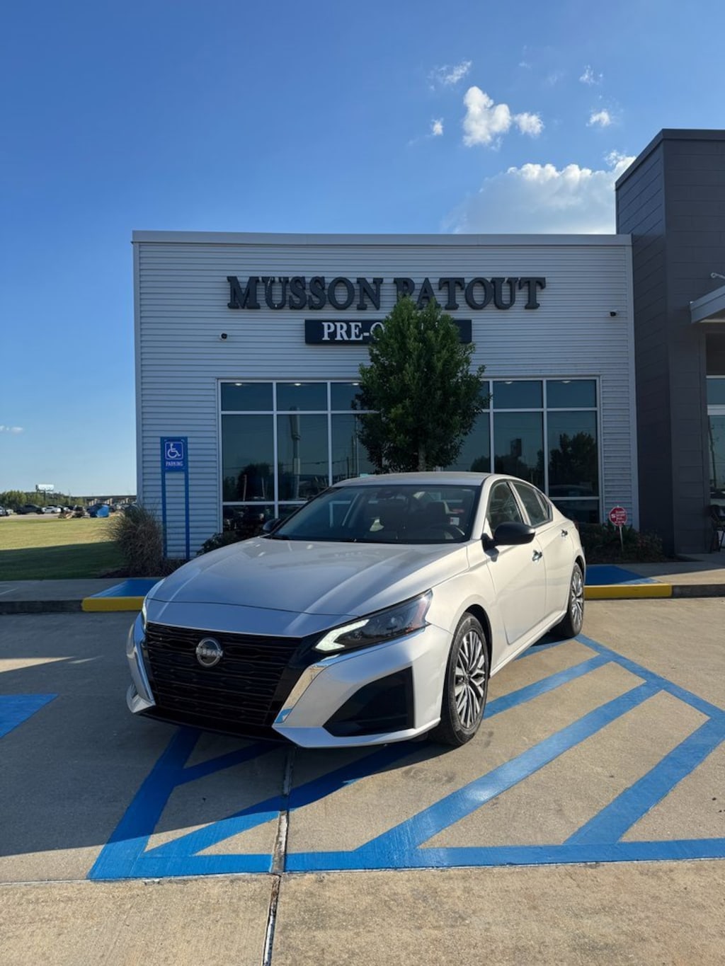 Used 2024 Nissan Altima 2.5 SV