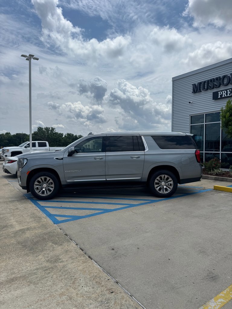 2023 Gmc Yukon XL Denali photo 3