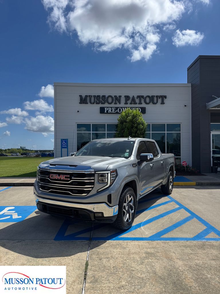 2023 GMC Sierra 4WD Crew Cab Short Box SLT's photo