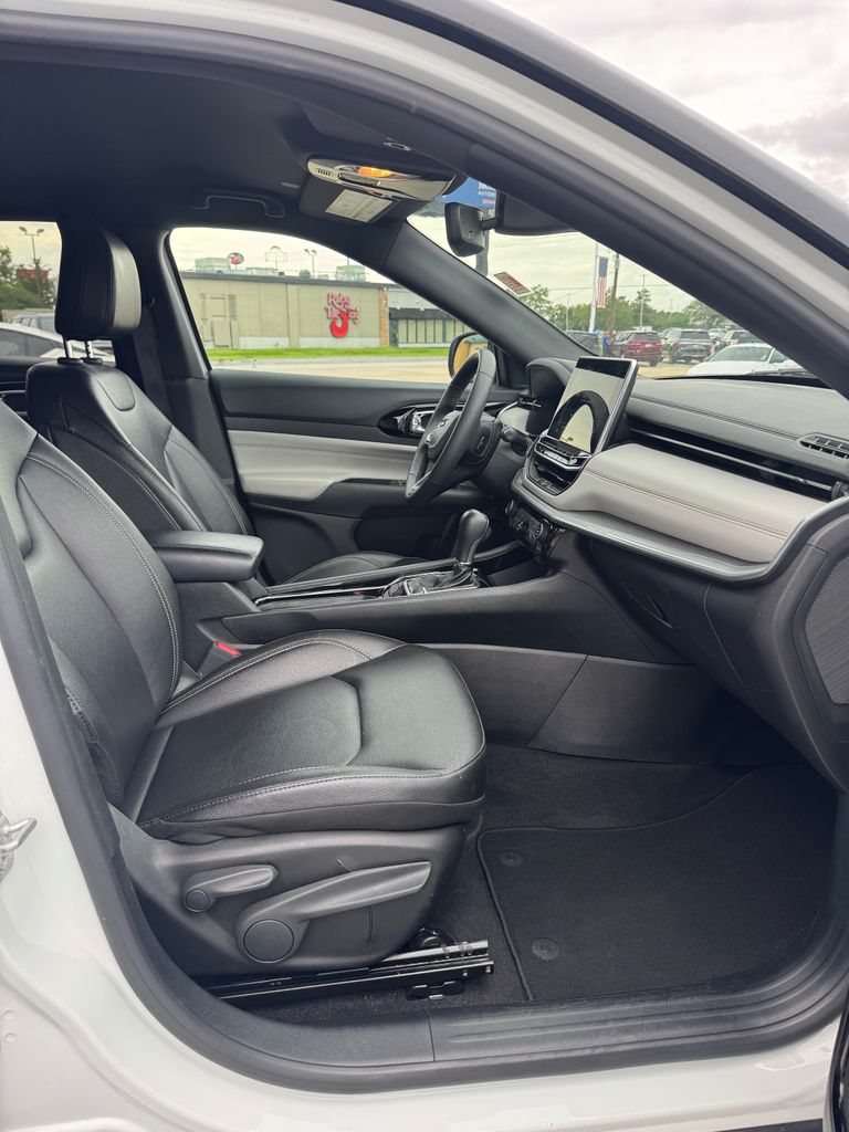 2025 Jeep Compass Limited - Photo 12