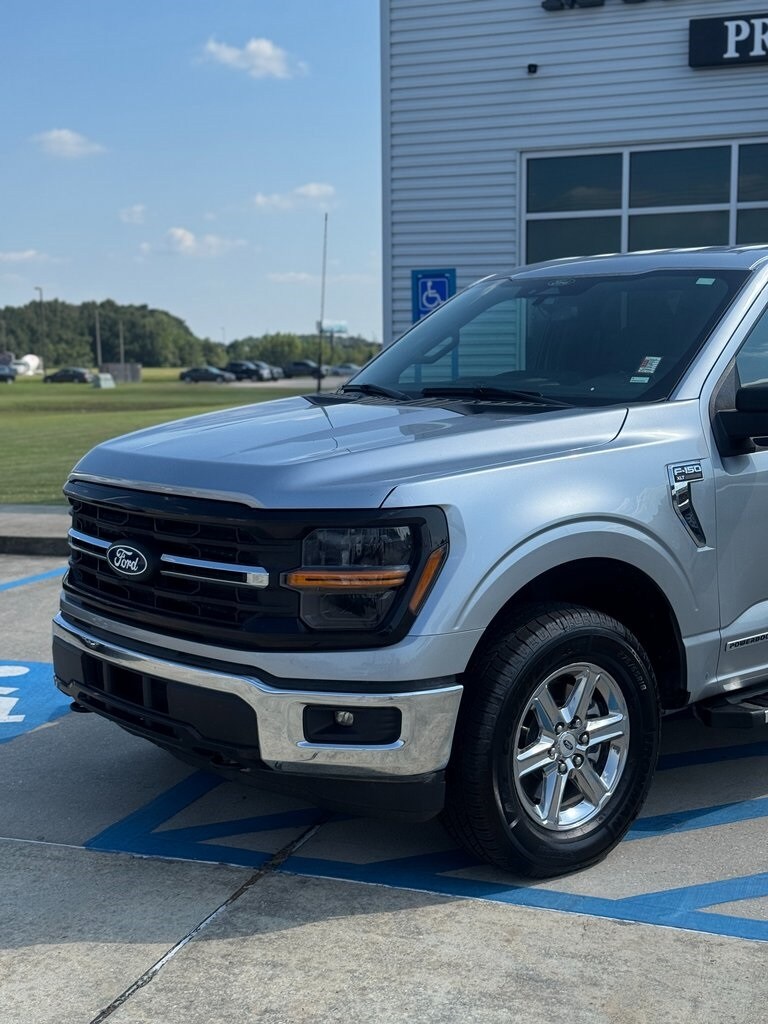 2024 Ford F-150 XLT photo 2