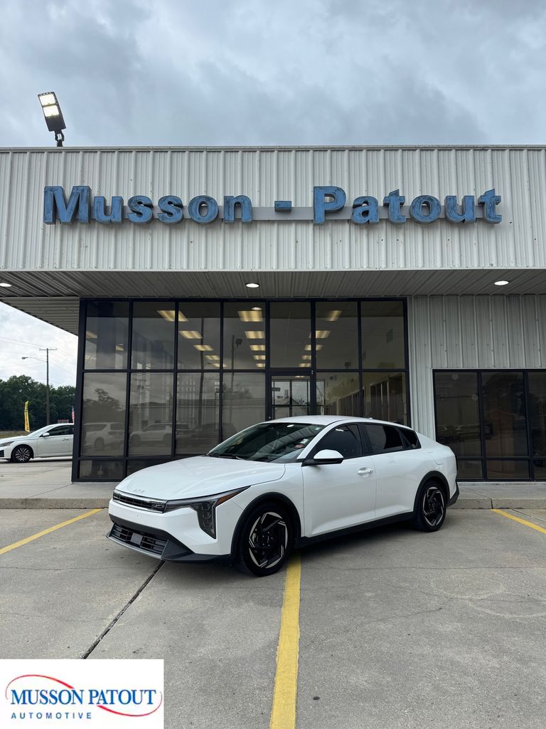 2025 Kia K4 EX AT's photo