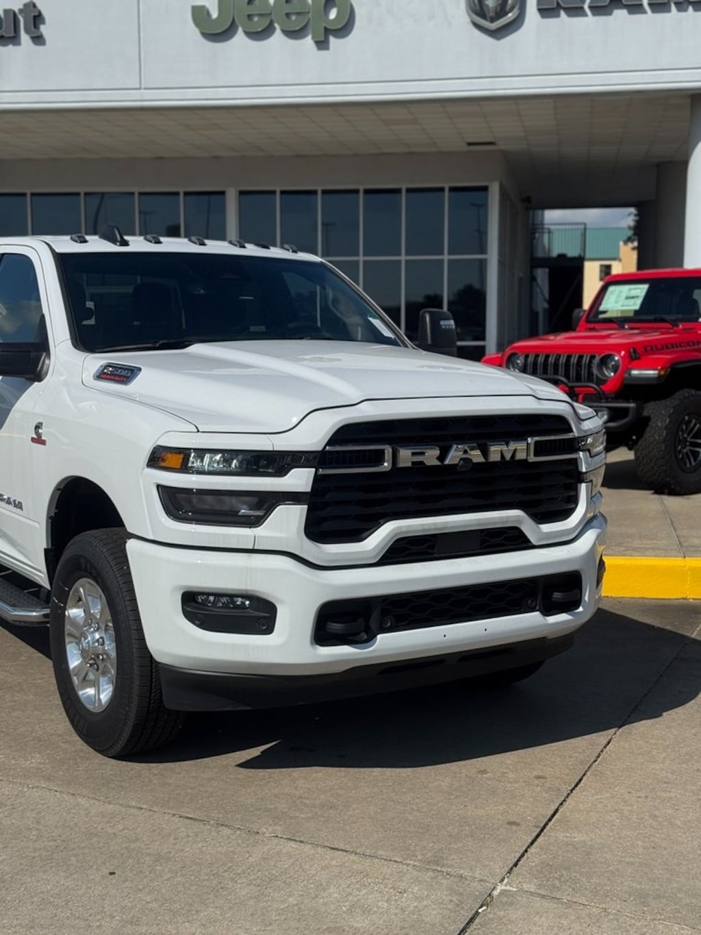 New 2025 Ram 2500 BIG HORN CREW CAB 4X4 6'4 BOX Pickup