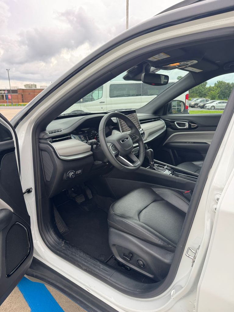 2025 Jeep Compass Limited - Photo 10