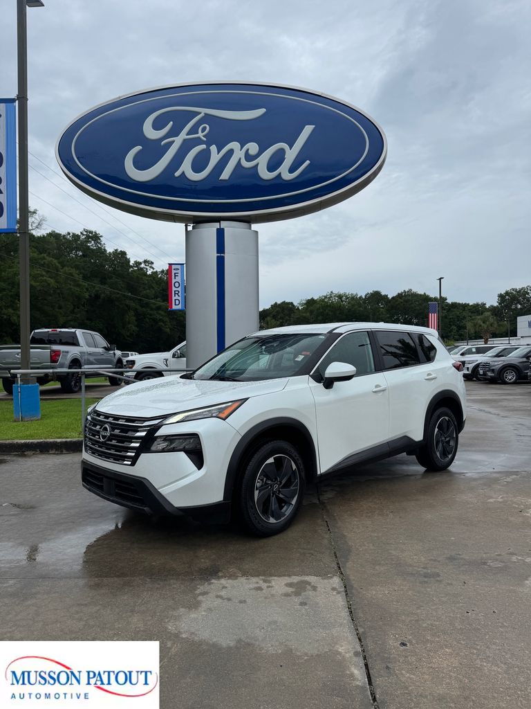 2024 Nissan Rogue SV FWD's photo