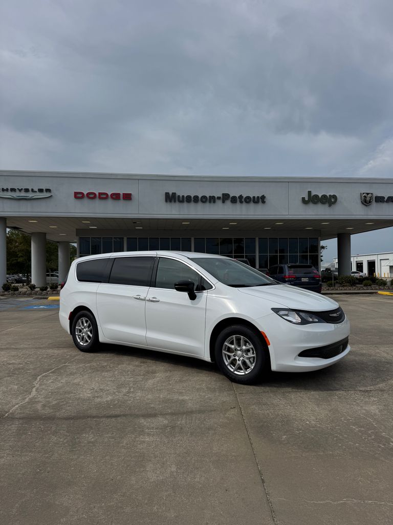 2027 Chrysler Pacifica LX