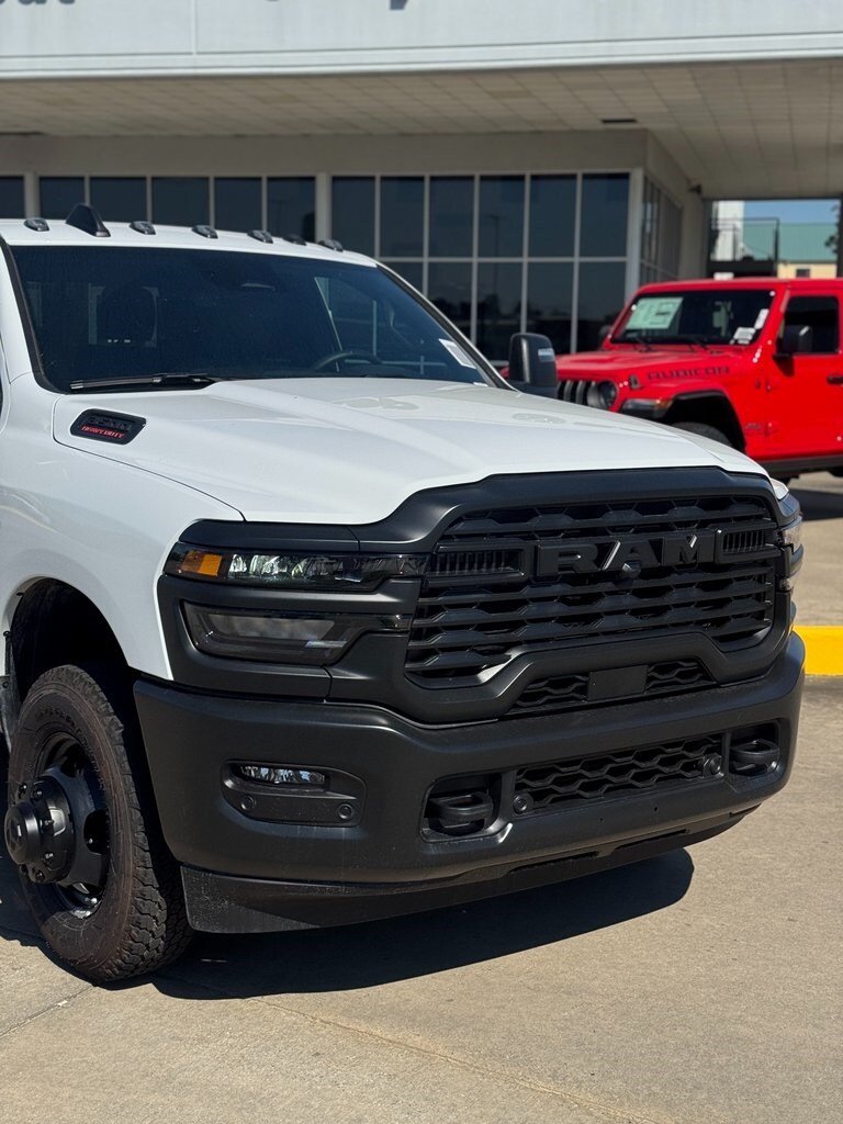2026 Ram 3500 Tradesman photo 2
