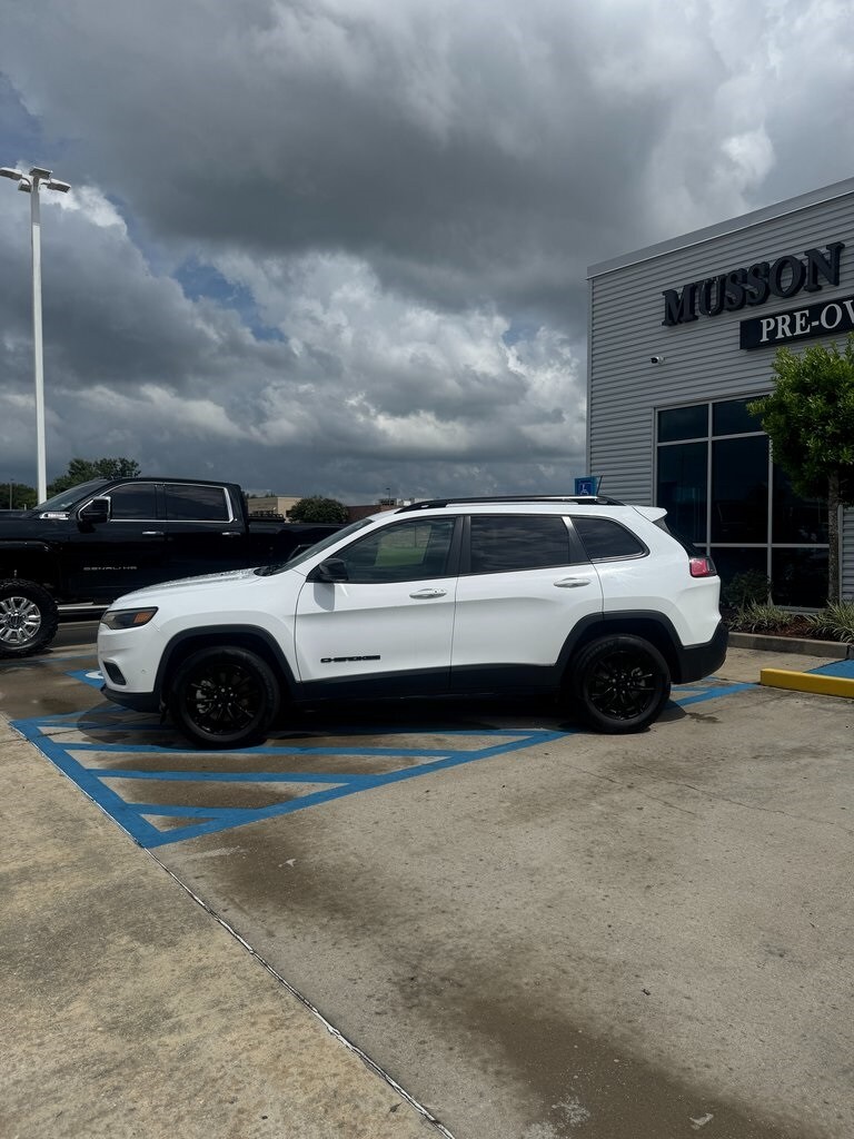 2023 Jeep Cherokee Altitude photo 3