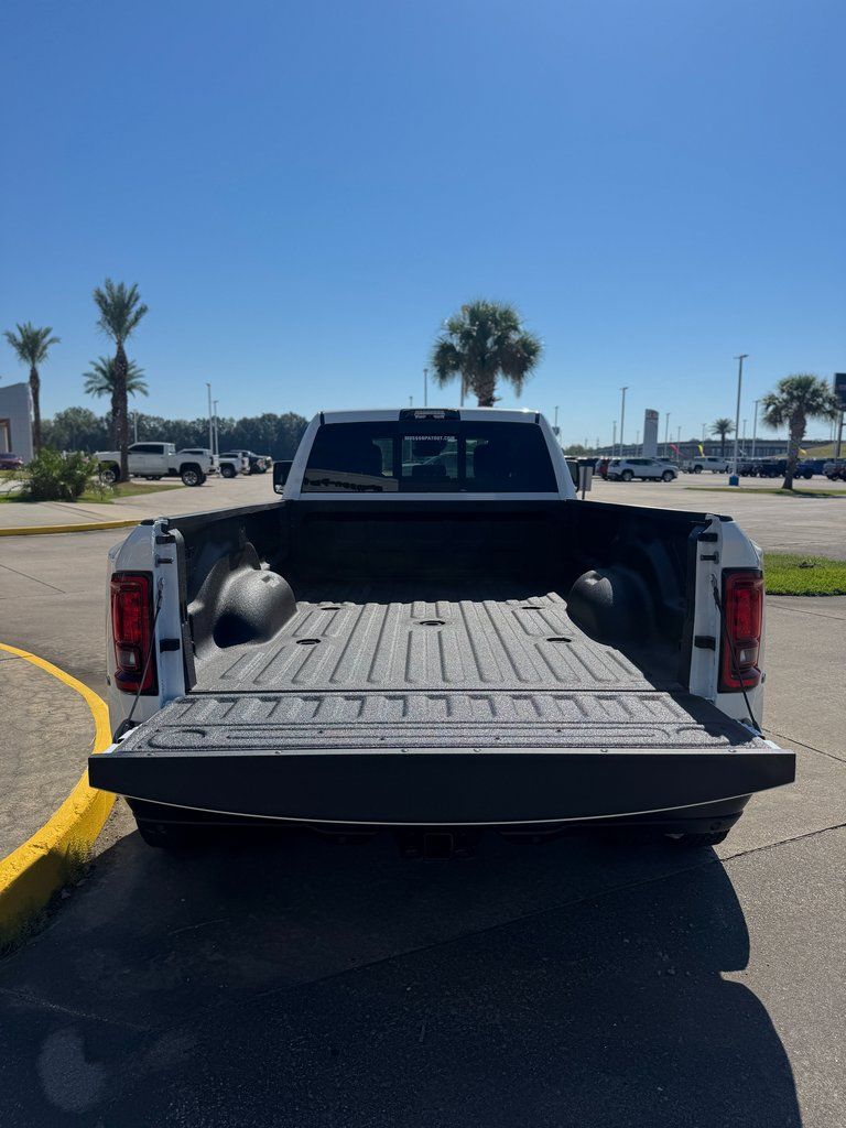 2026 RAM 3500 Tradesman - Photo 8