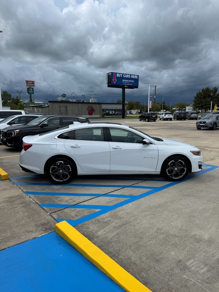 2024 Chevrolet Malibu 1LT photo 4