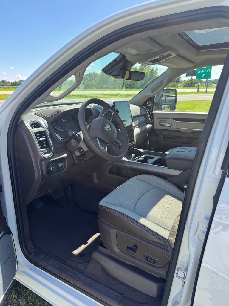 2026 RAM 2500 Laramie - Photo 10