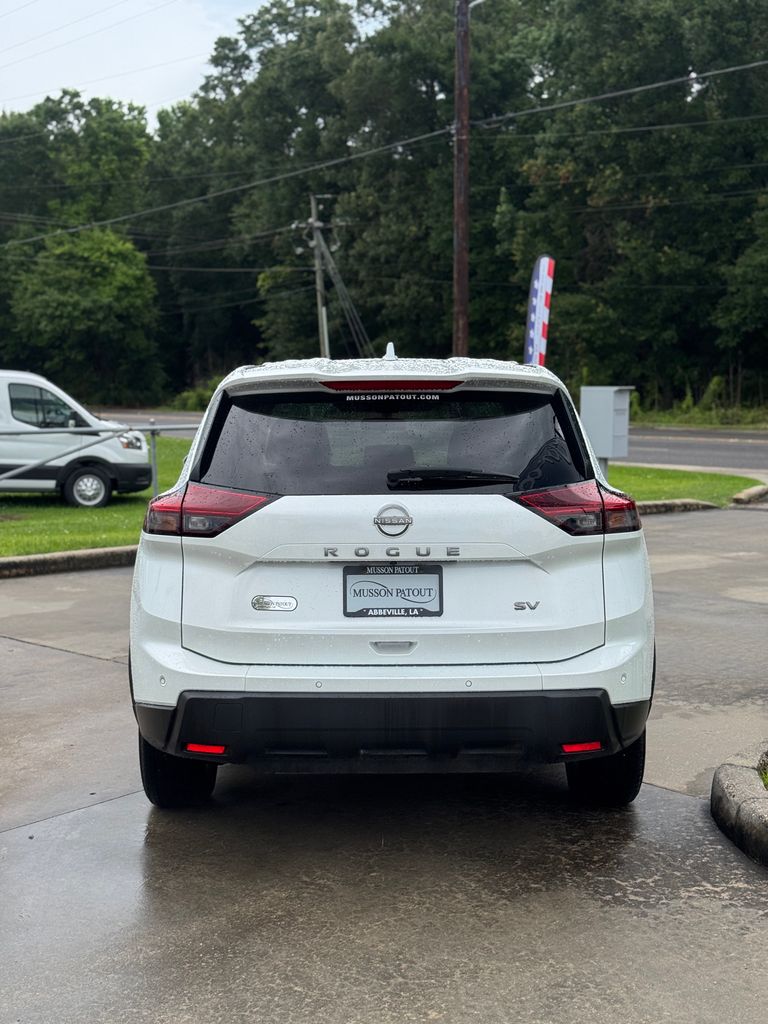 2024 Nissan Rogue SV - Photo 6