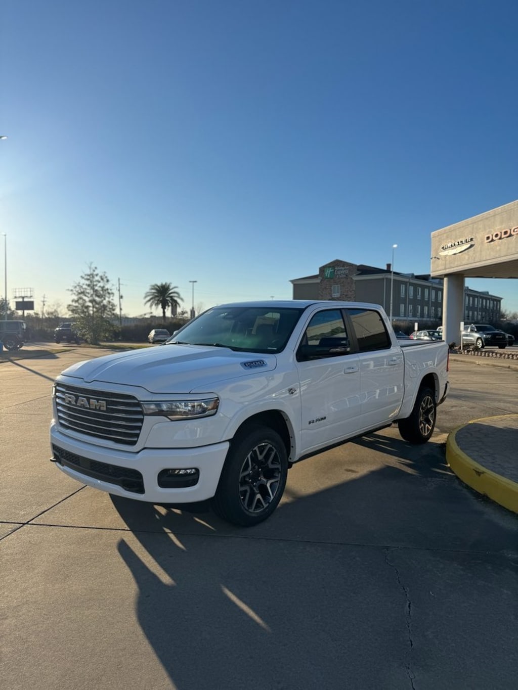 New 2026 Ram 1500 LARAMIE CREW CAB 4X4 5'7 BOX Pickup