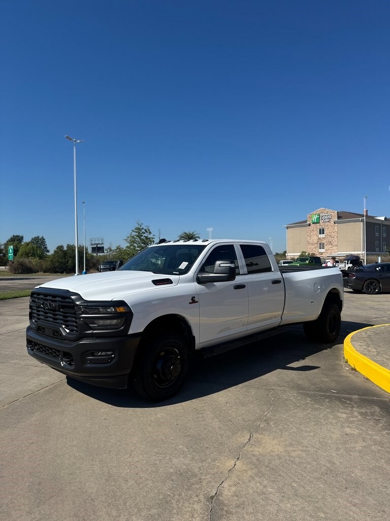 2026 Ram 3500 Tradesman photo 4