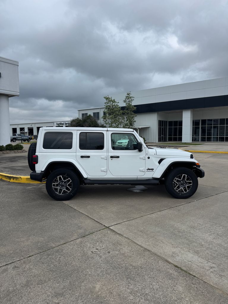 2026 Jeep Wrangler 4-Door Sahara - Photo 6