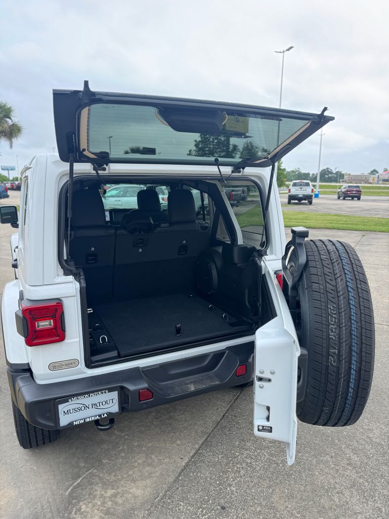 2026 Jeep Wrangler 4-Door Sahara - Photo 8