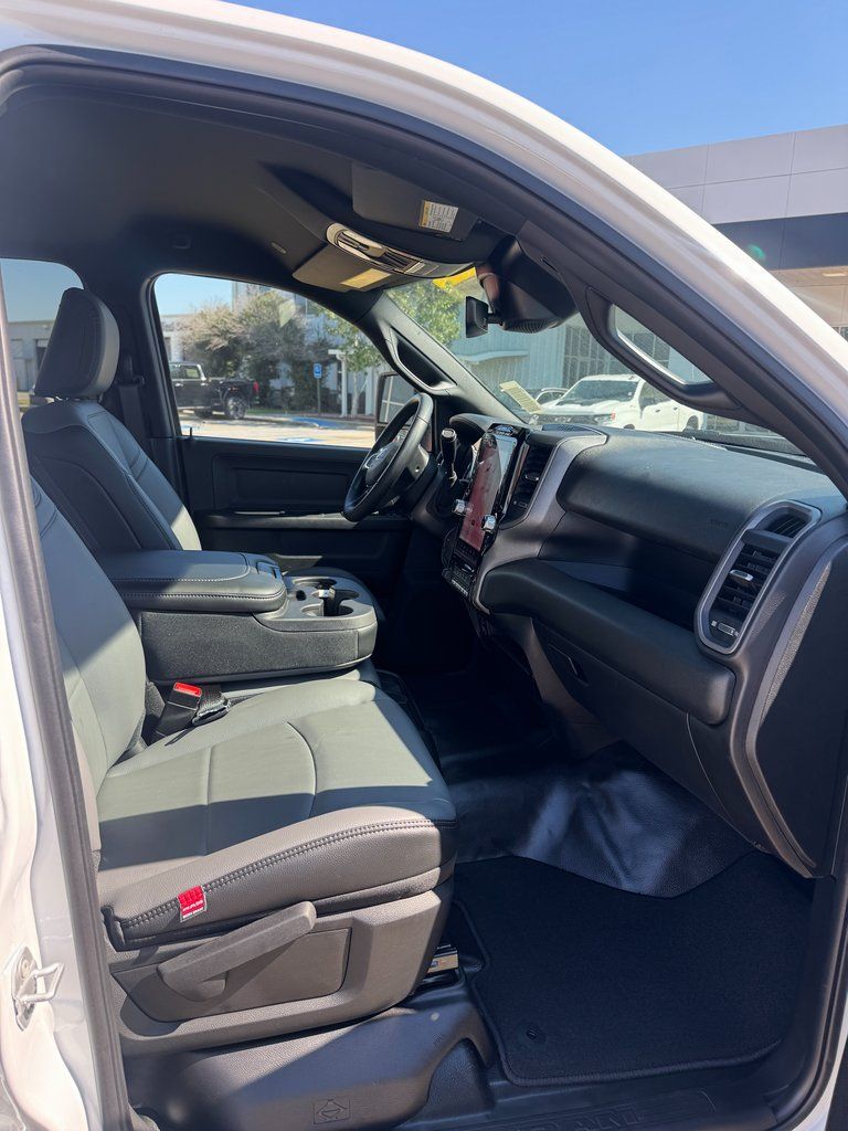 2026 RAM 3500 Tradesman - Photo 11