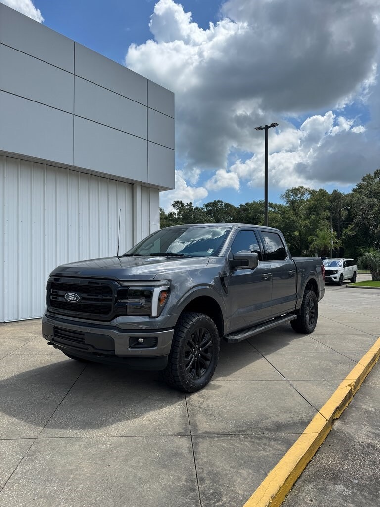 2025 Ford F-150 Lariat photo 3