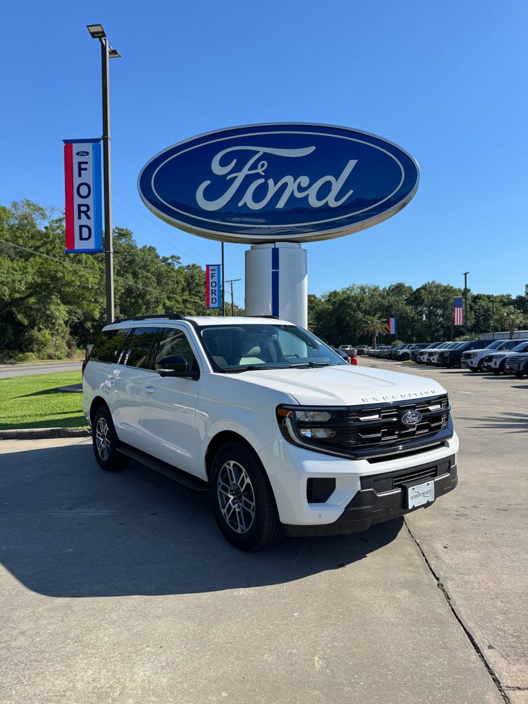 2026 Ford Expedition Active's photo