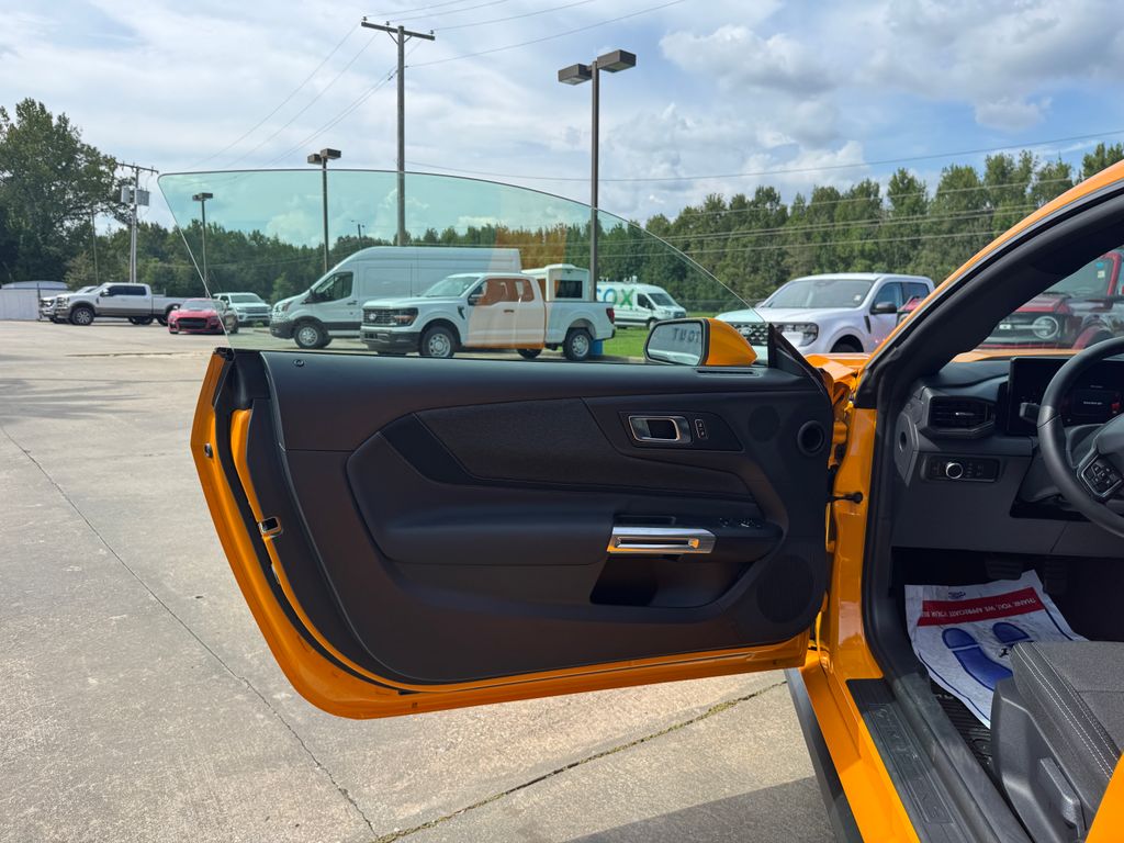 2026 Ford Mustang EcoBoost Fastback - Photo 9
