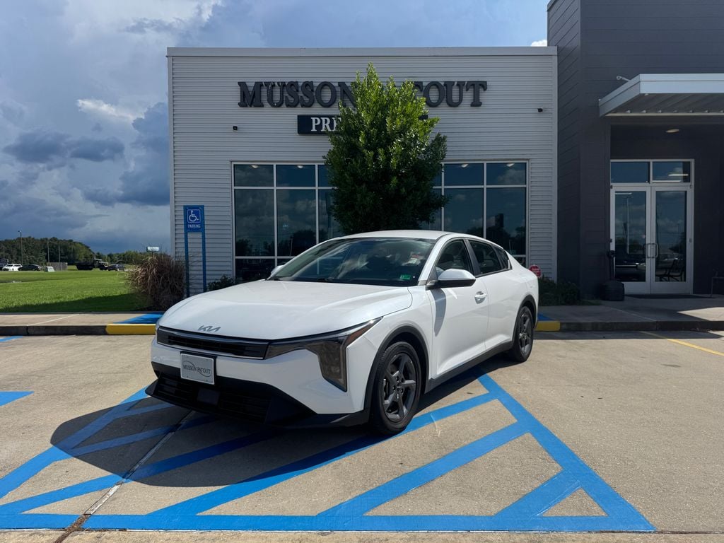 2025 Kia K4 LXS