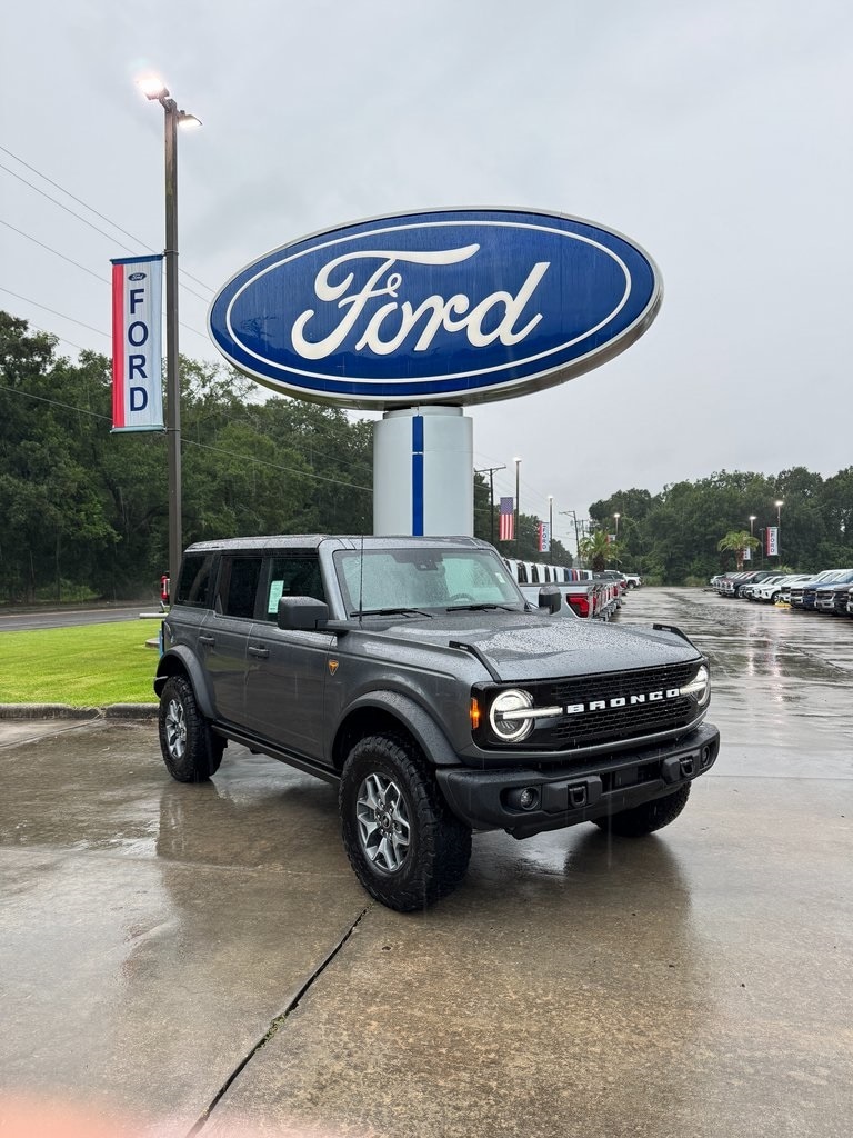2025 Ford Bronco SUV 