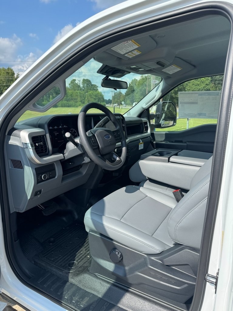 2026 Ford F-350 Super Duty XL - Photo 10