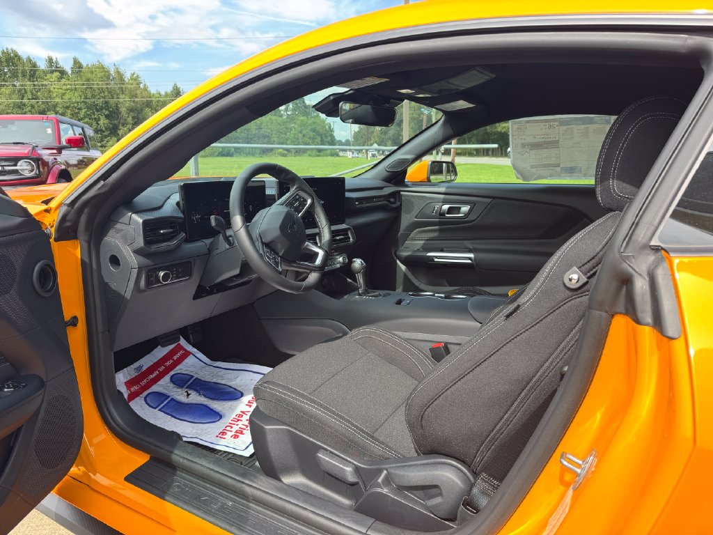 2026 Ford Mustang EcoBoost Fastback - Photo 10