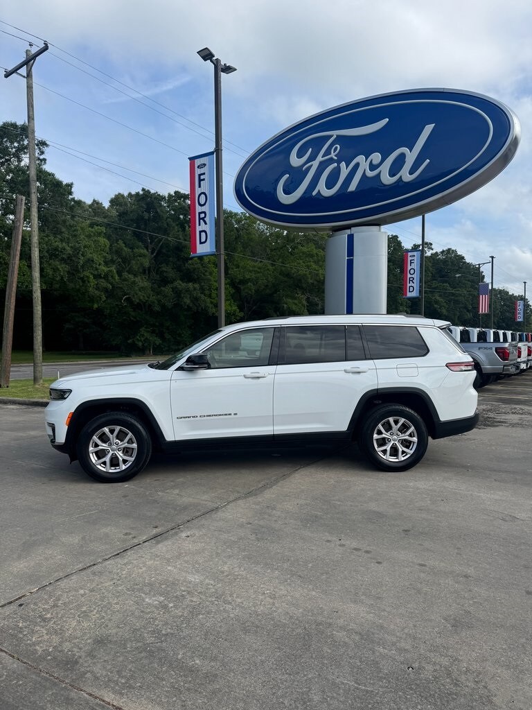 2022 Jeep Grand Cherokee Limited photo 2