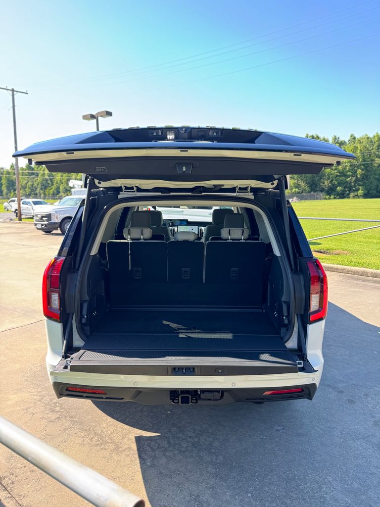 2026 Ford Expedition Active - Photo 8