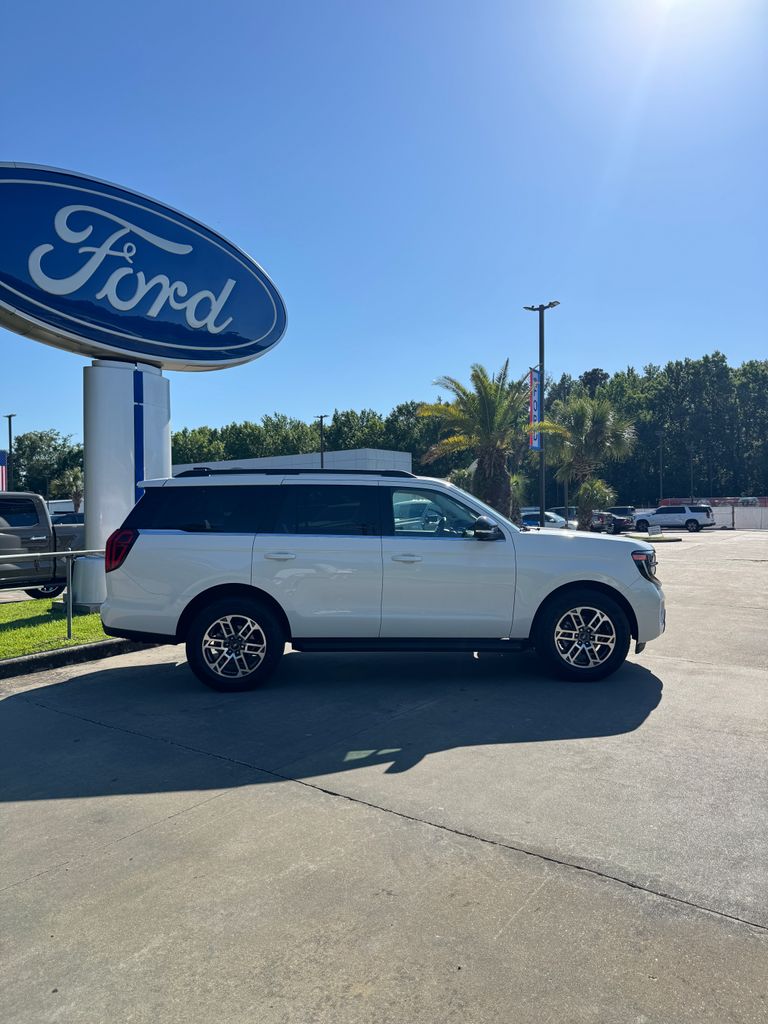 2026 Ford Expedition Active - Photo 6