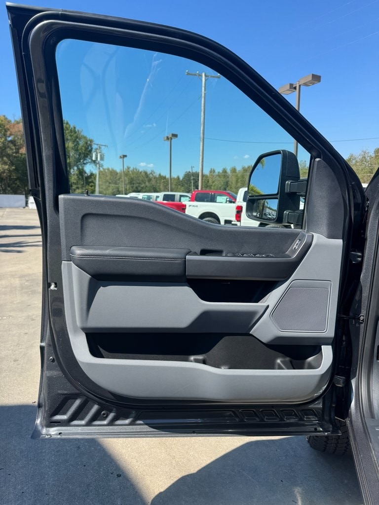 2026 Ford F-250 Super Duty XL - Photo 9