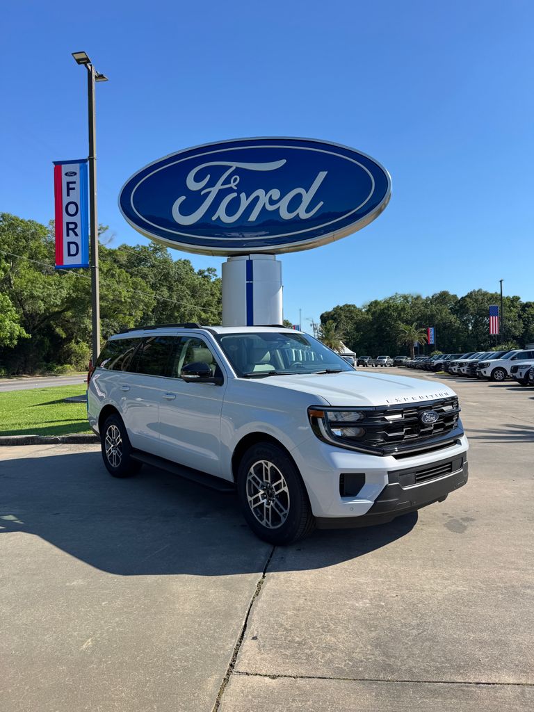 2026 Ford Expedition Active's photo