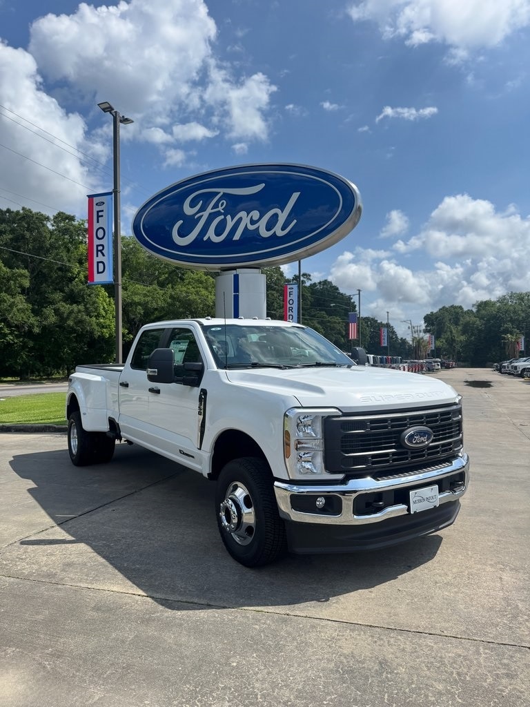 2025 Ford F-250 Super Duty Lariat's photo