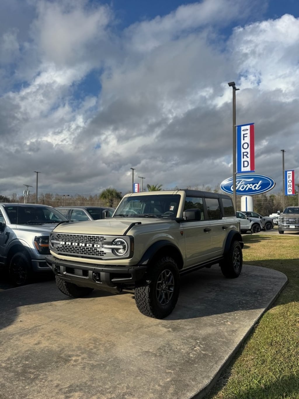 New 2025 Ford Bronco Badlands SUV