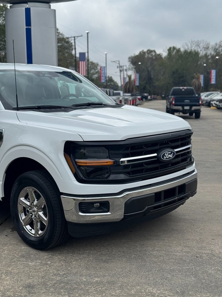 2025 Ford F-150 XLT photo 2