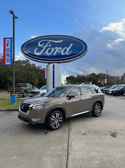 2025 Nissan Pathfinder Platinum SUV