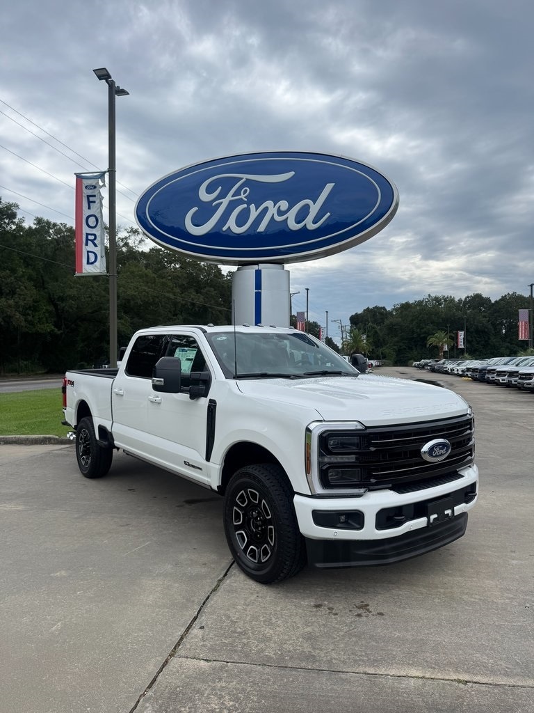 2026 Ford F-250 Super Duty Platinum's photo