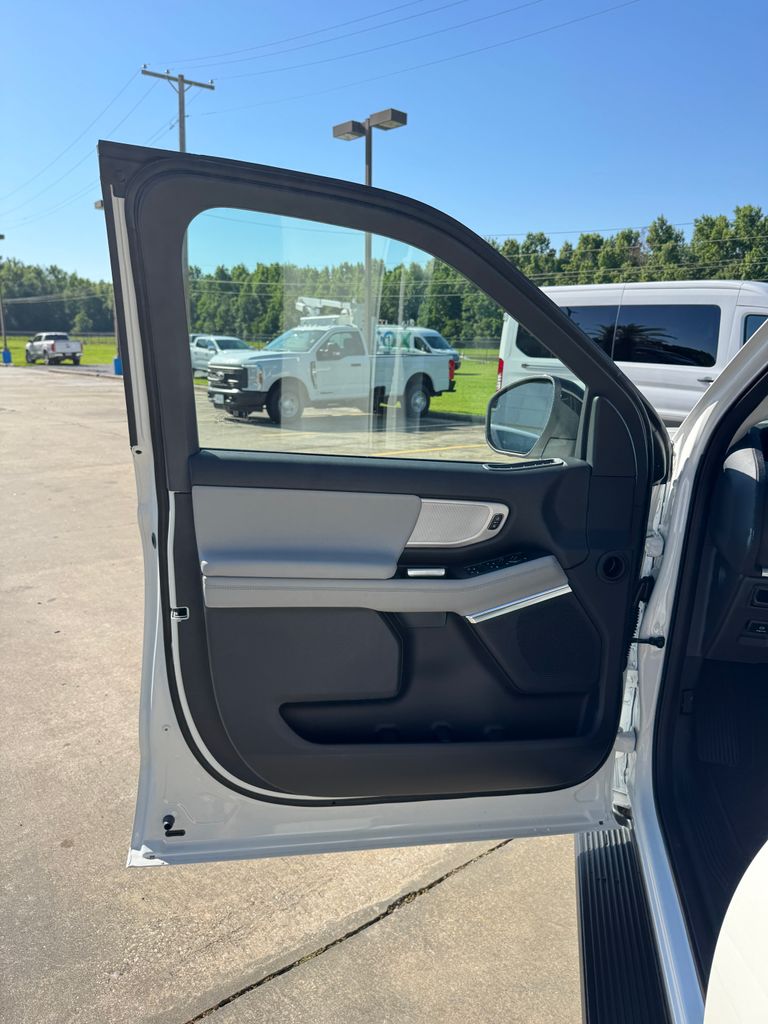 2026 Ford Expedition Active - Photo 9