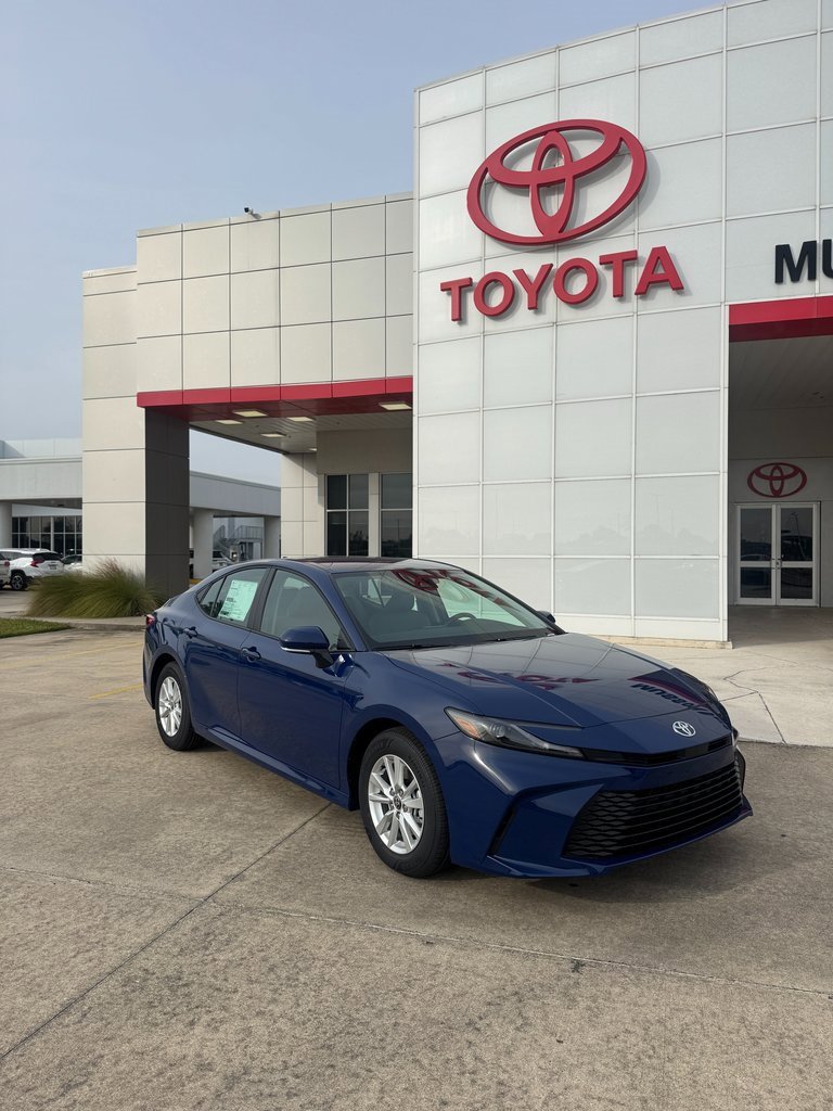 2026 Toyota Camry LE's photo