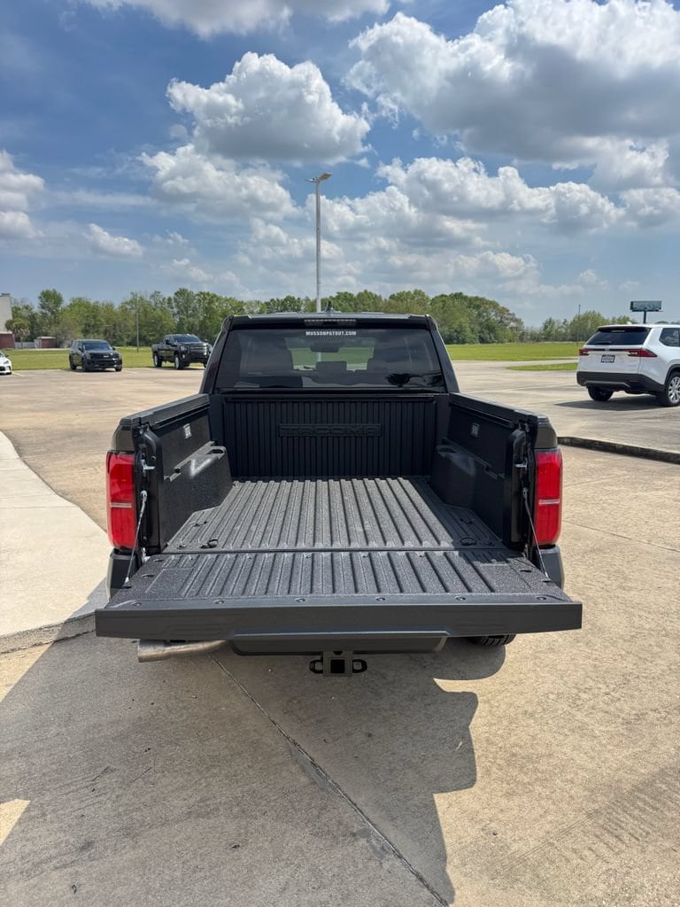 2026 Toyota Tacoma SR5 - Photo 10