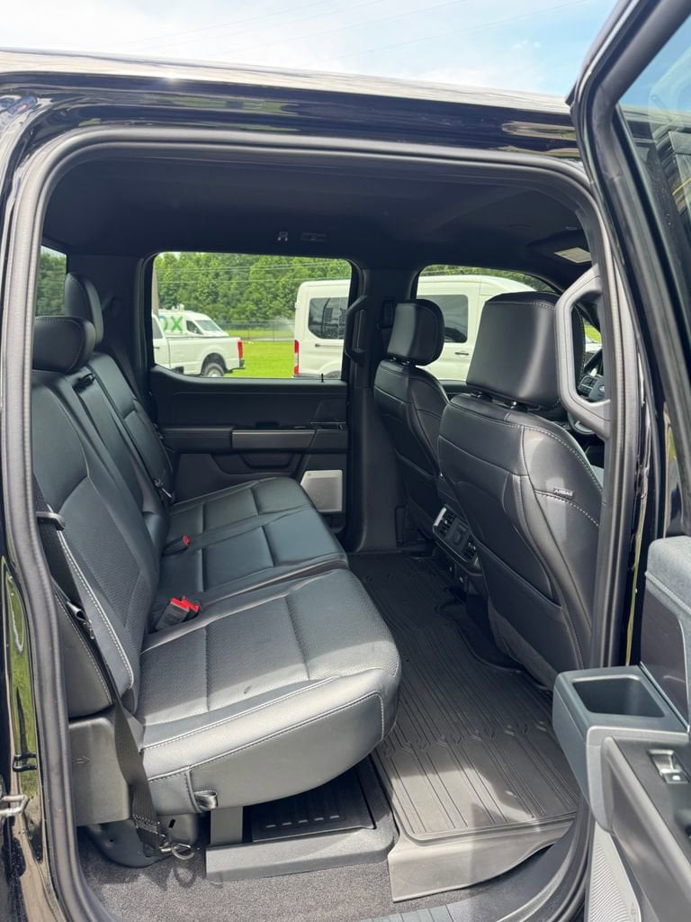 2025 Ford F-150 Lariat - Photo 15